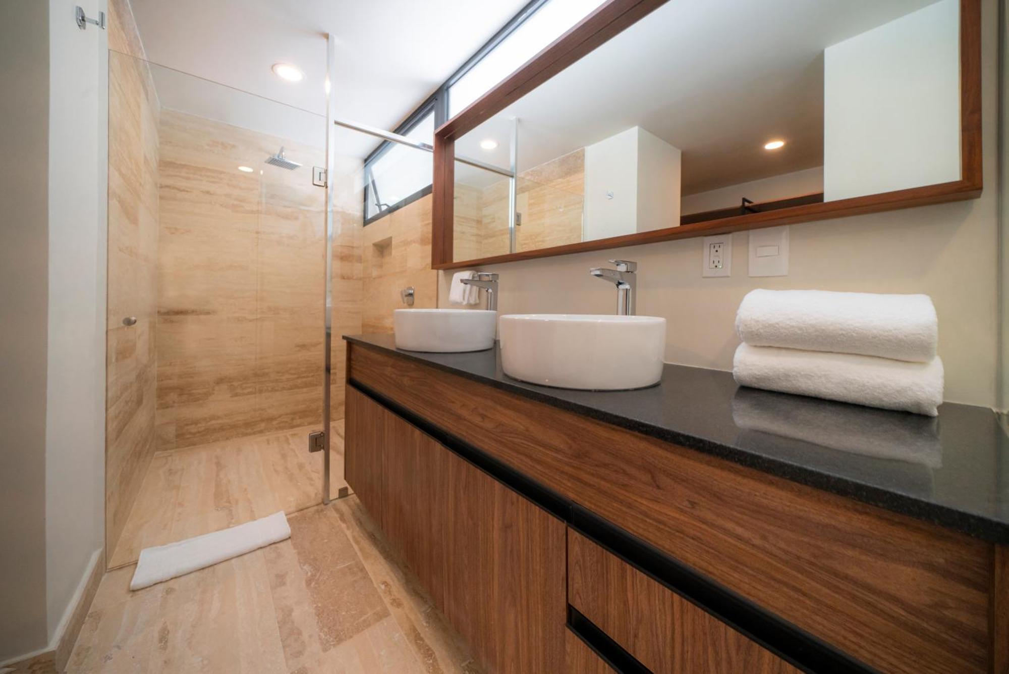 Luxury 2 Bedroom - Infinity Pool At Awa Residences In Playacar, Awa 107 Сasa de vacaciones *
